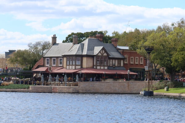World Showcase: Rose & Crown Pub at the UK Pavillion