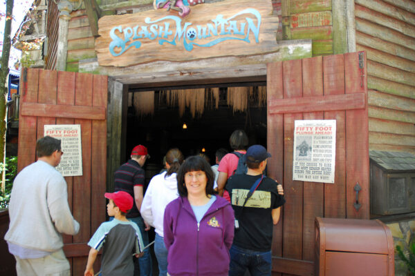 Splash Mountain Entrance